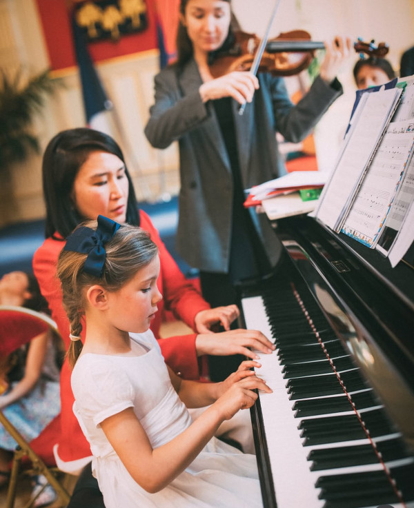 Puentes entre Generaciones: Maestros y Jóvenes Virtuosos de París | Saturday Classics