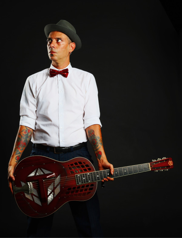 Chino Swingslide | Sunday Sounds